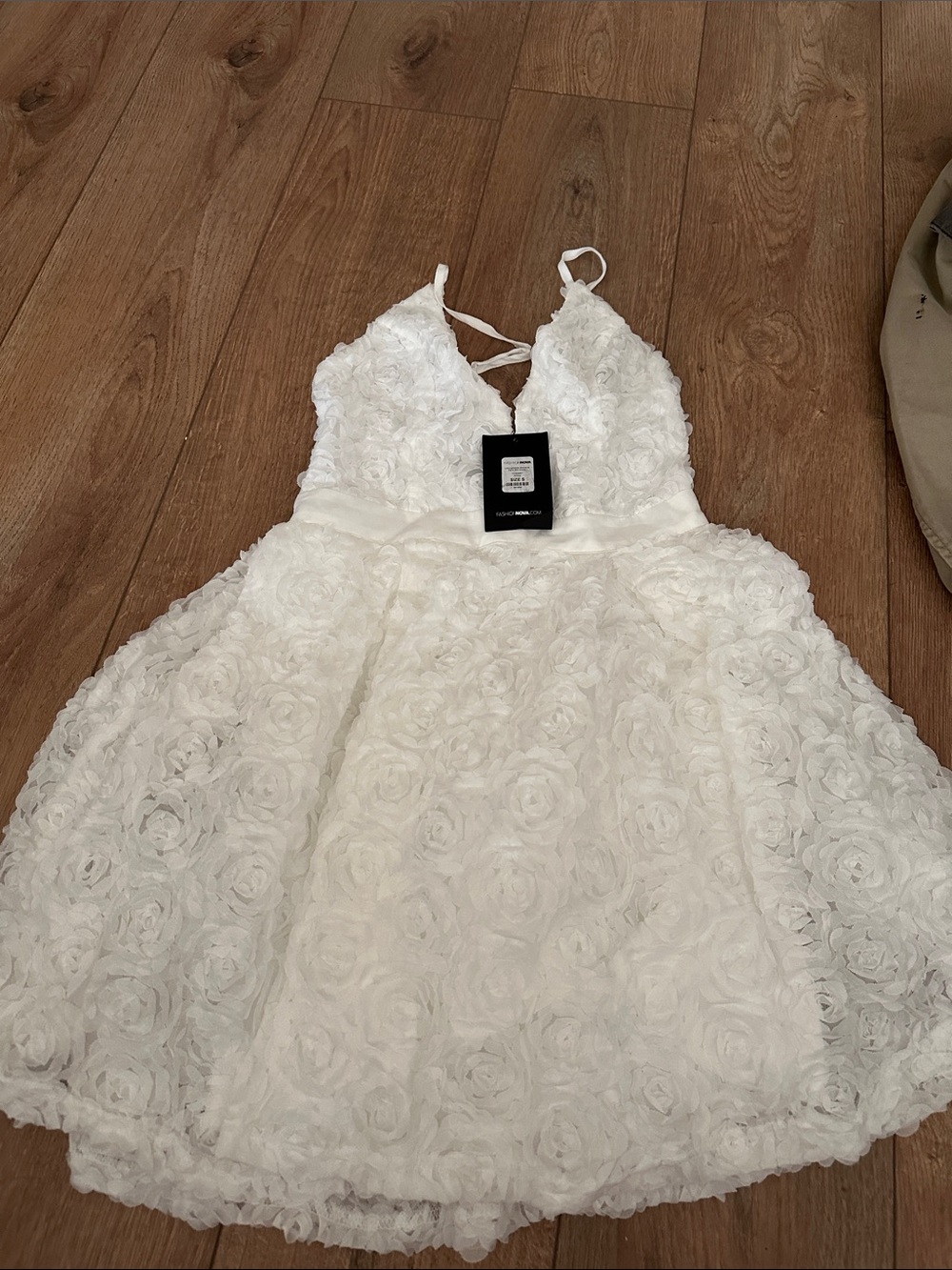 Fashion Nova White Floral Rosette Spaghetti Strap Women’s Formal Dress